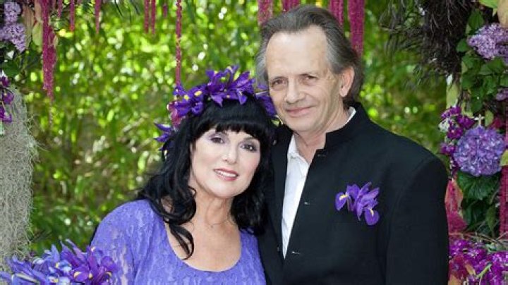 Who is Ann Wilson Dating – Ann Wilson's Husband & Exes