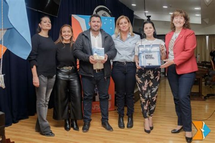 Ayelén Tatiiana’s Girlfriend: Who is Ayelén Tatiiana Dating?