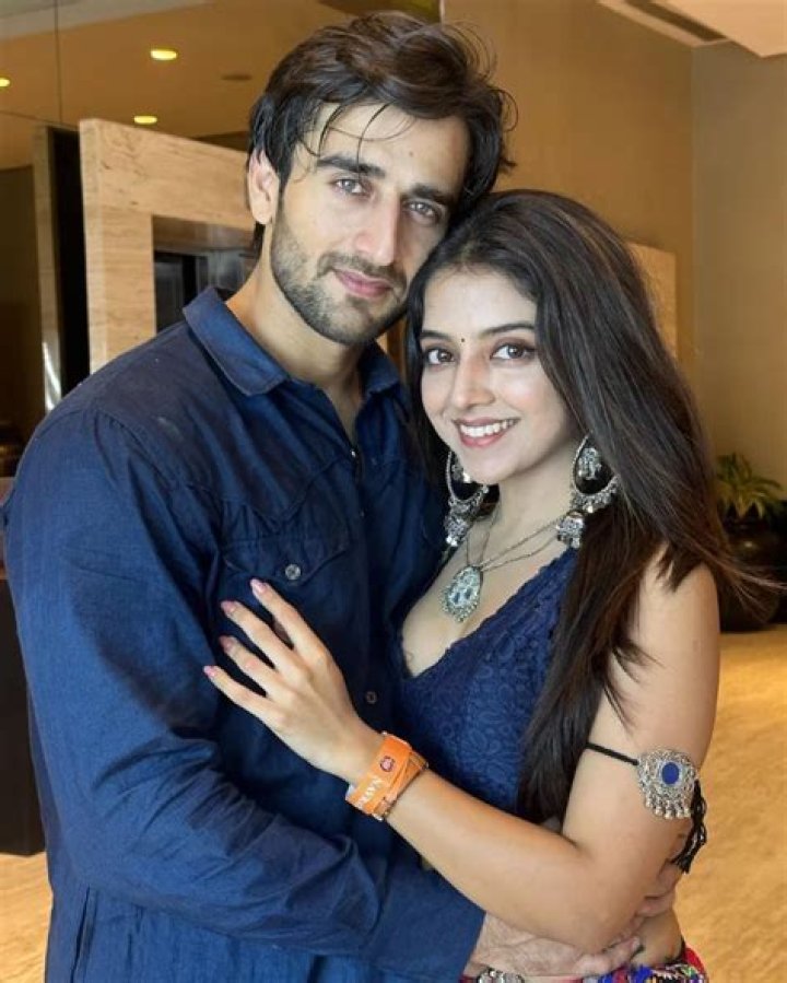 Khushi Gadhvi’s Boyfriend: Who is Khushi Gadhvi Dating?