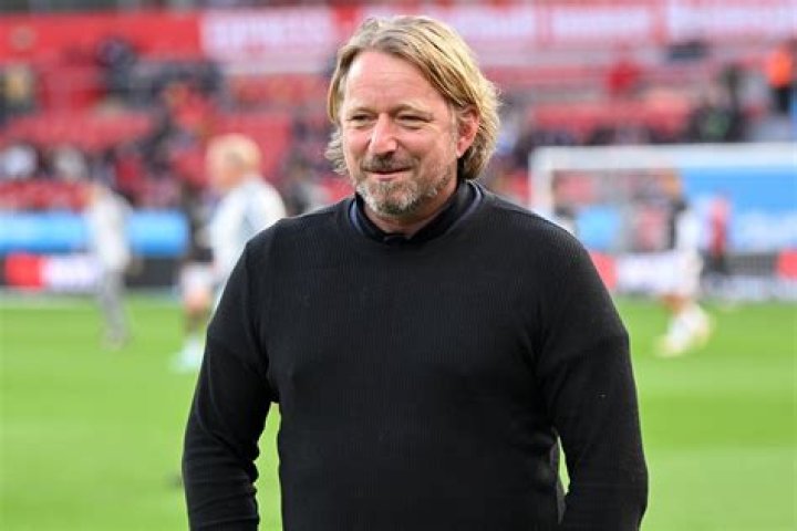 Who is Klaas-Jan Huntelaar Dating – Klaas-Jan Huntelaar's Girlfriend & Exes