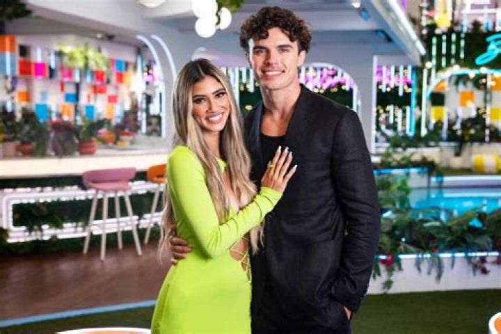 St. Van’s Girlfriend: Who is St. Van Dating?