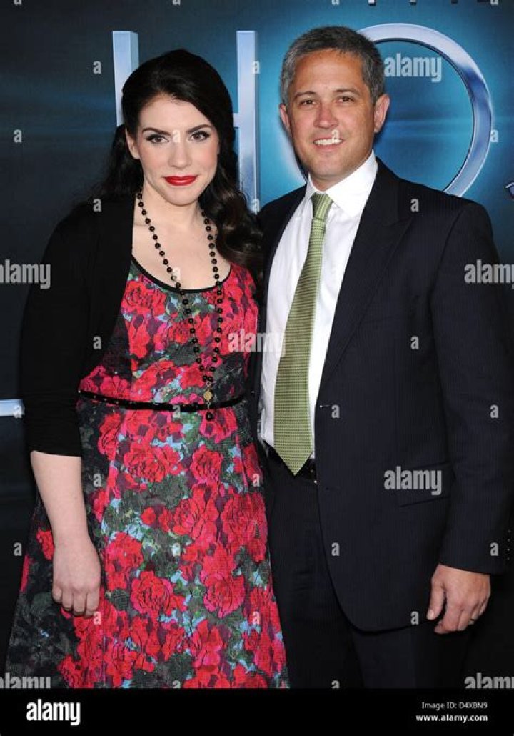 Who is Stephenie Meyer Dating – Stephenie Meyer's Husband & Exes