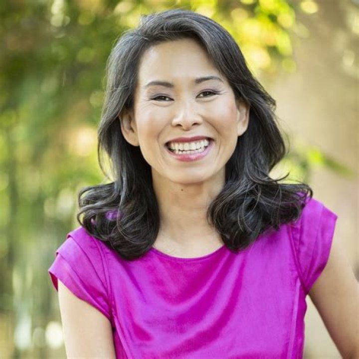 Who is Thuy Le Dating – Thuy Le's Boyfriend & Exes