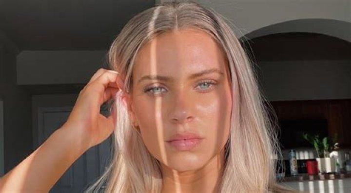 Who is Tyler Labine Dating – Tyler Labine's Wife & Exes